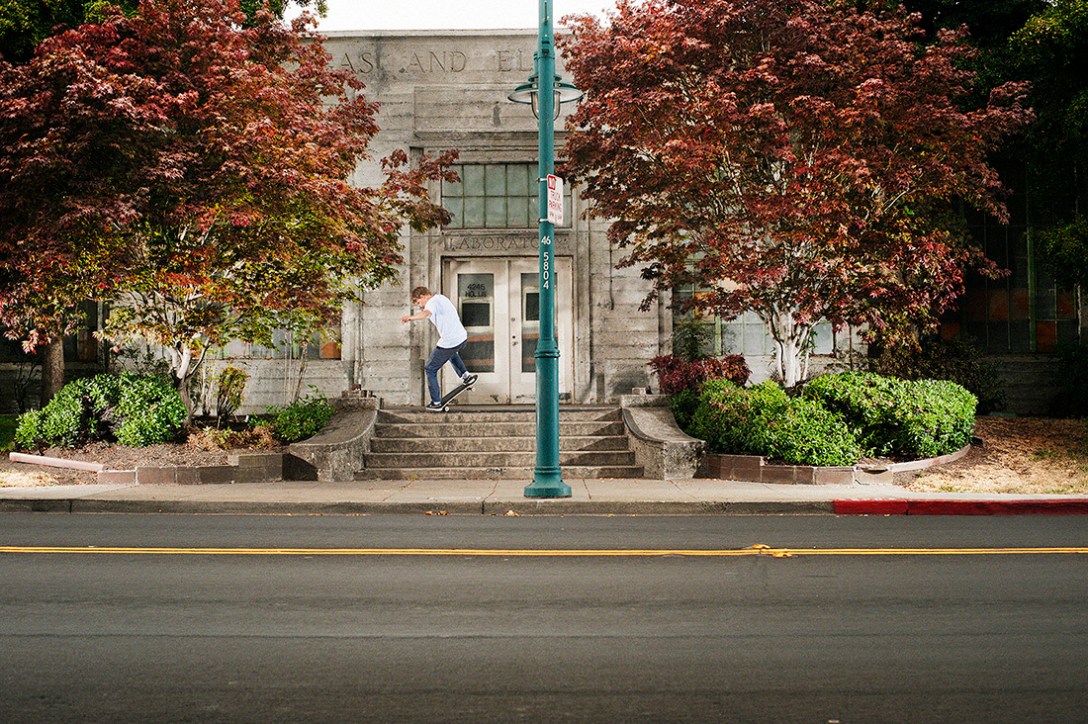 josh-pall-frontside-nosegrind-photo-andrew-james-peters