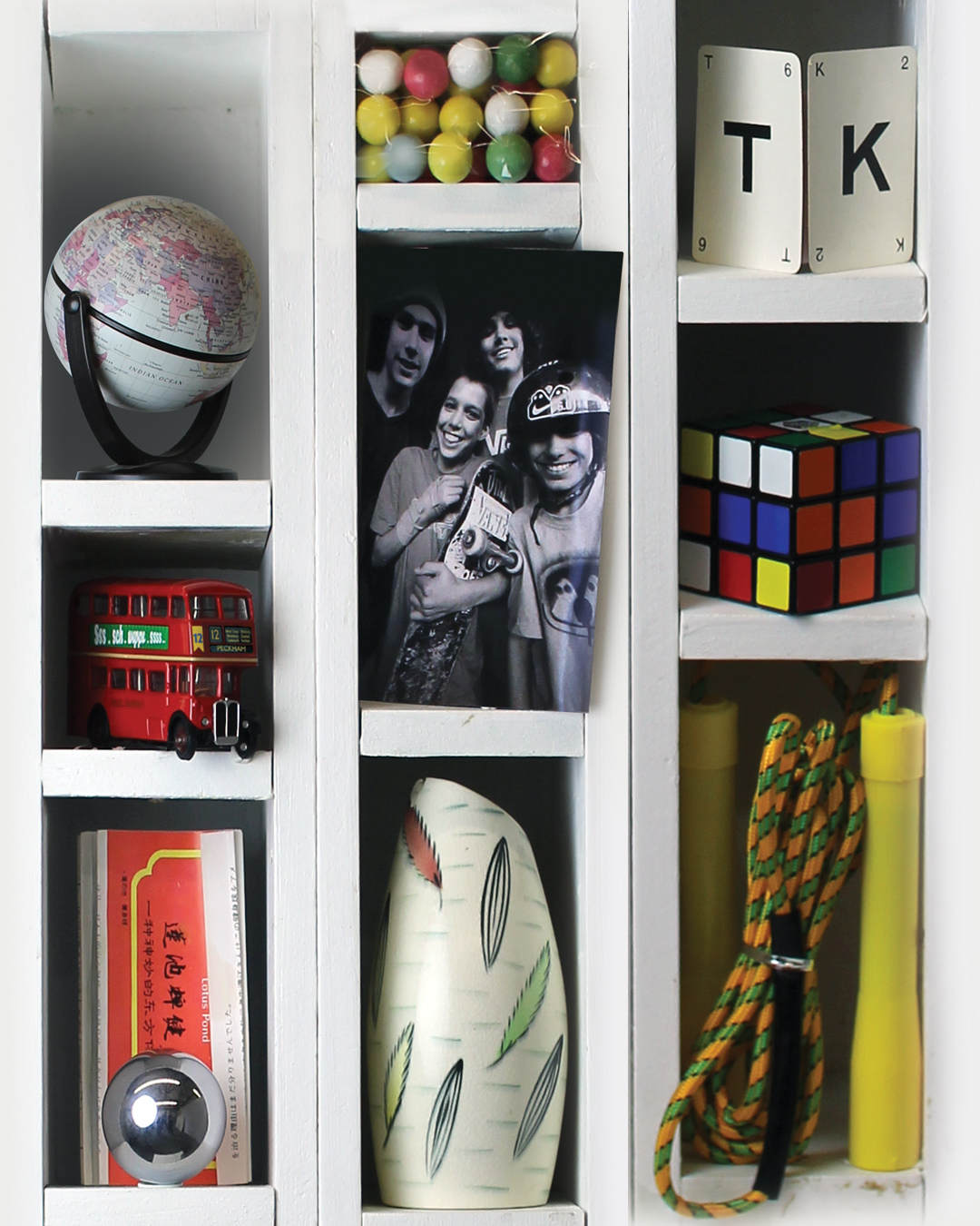 Tom-Knox-Curiosities-Social