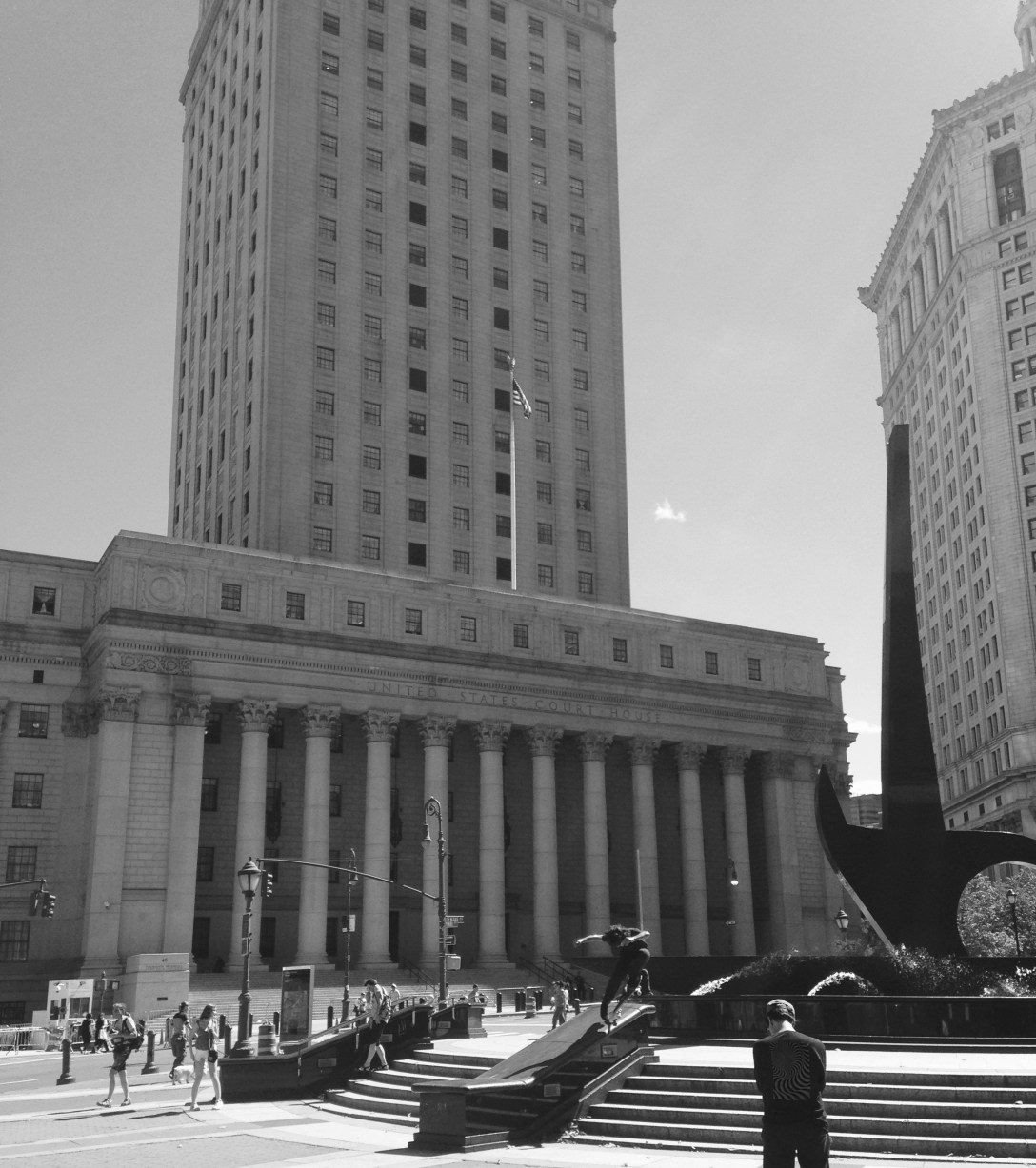 antonio-durao-noseslide-pop-up-backside-360-off-black-hubba-manhattan-new-york-city-photo-farran-golding-23rd-august-2016