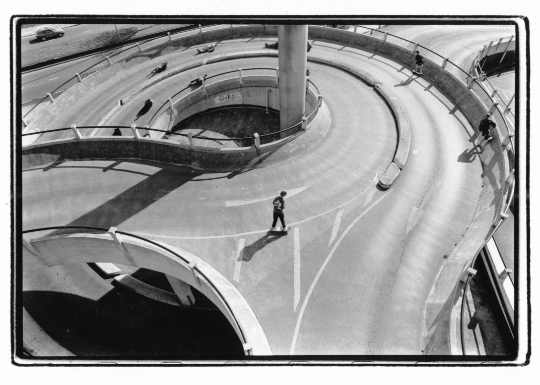 St Helens Hill Bomb photo Kevin Banks Speedway Skateboarding Magazine.jpg