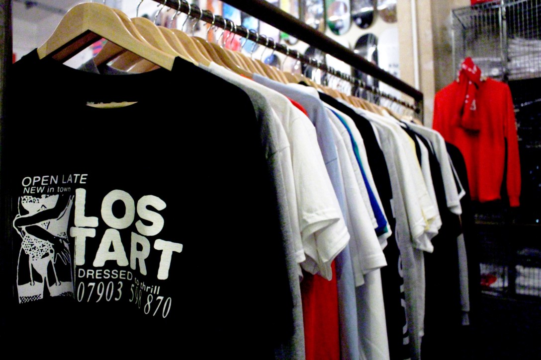 Los Tart t shirt The Useless Wooden Toys Society Speedway Skateboarding Magazine